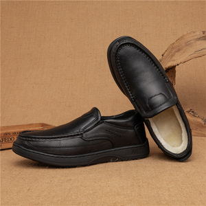 Mocassins en cuir véritable pour hommes, bout rond, noir, semelle en caoutchouc rembourrée, toutes saisons, doublure en fourrure, semelle intermédiaire en EVA - Product Image 2