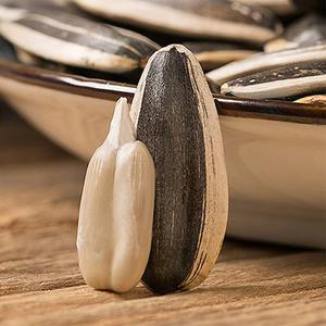 بذور عباد الشمس العضوية الخام المجففة بالجملة من منغوليا الداخلية الصينية المنشأ موديل 361 عبوة 25 كجم - Product Image 3