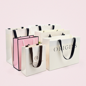 Cửa Hàng Tùy Chỉnh Thương Hiệu Các Tông Túi Giấy Màu Đen Trắng Với Ribbon Xử Lý Cho Quần Áo Quần Jean Giày Có Tính năng Màn Hình In Logo - Product Image 1