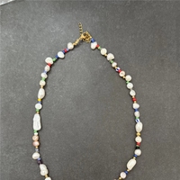 Collar de Perlas con Iniciales Personalizadas para Mujer, Gargantilla con Letra Dorada, Joyería Hecha a Mano con Perlas de Agua Dulce