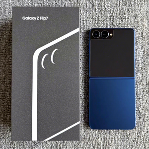 Teléfono Inteligente Z Flip7 Octa Core Francés 5G 2025 al por Mayor, Desbloqueado de Fábrica, con Pantalla AMOLED y Carga Rápida - Product Image 1