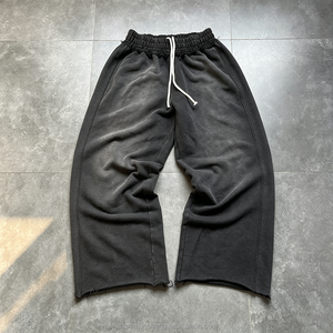 Pantaloni da Jogging Larghi da Uomo in Cotone 100% con Stampa Leopardata e Strisce Laterali, Stile Streetwear Personalizzato - Product Image 1