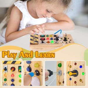 Tablero de Actividades Montessori de Madera con 8 Interruptores de Luz LED, Juguetes Sensoriales, Interruptor de Luz, Juguetes de Viaje para Bebés y Niños Pequeños de 1+ Año - Product Image 2
