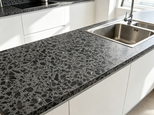 Tablero de terrazo oscuro que se puede utilizar en diversas áreas, como encimeras, baños, salas de estar, aeropuertos, salas de exposiciones, etc. - Product Image 4