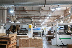 خزانة نوم بيضاء بحجم كوين للمزرعة مع مقبض معدني بلمسة بيضاء أنيقة - Product Image 6