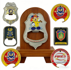 Ouvre-bouteille en métal en alliage de zinc magnétique de conception créative de dessin animé en gros personnalisé, ouvre-bouteille de bière d'anime, porte-clés - Product Image 1