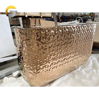 Mostrador de Recepción Curvo Personalizado CL337 con Superficie de Ondas de Agua, Barra de Forma Especial para Uso en Ingeniería con Acero Inoxidable