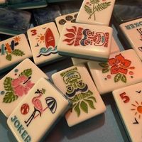 Tuiles de Mahjong Américaines en Acrylique Style Plage d'Été Luxe Moderne 160 Pièces Motif Hibiscus Flamant Rose Jeu de Table de Loisirs