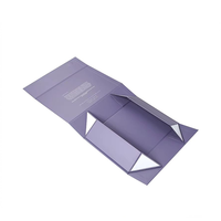 Boîtes cadeaux rigides pliables violet clair avec texte de marque personnalisable pour les demandes personnalisées des marchés de cadeaux de luxe