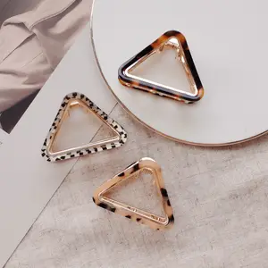 Accesorios de moda para mujer Logotipo personalizado Triángulo Acetato Mate Triángulo Pinzas para el cabello Venta al por mayor