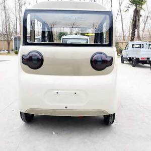 El último diseño es un vehículo eléctrico cerrado de 4 ruedas para adultos mayores, disponible para el transporte de pasajeros. - Product Image 5