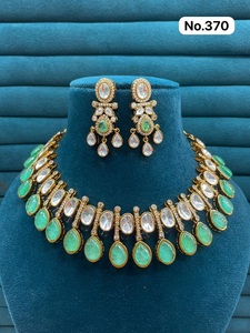 Conjunto de Collar y Pendientes de Diseño para Mujer con Circonitas Brillantes y Pedrería, Accesorios de Moda Premium para Bodas y Fiestas - Product Image 2