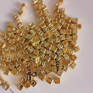 Lettres acryliques de couleur métallique mélangée Alphabet A-Z perles cubiques carrées 6x6x6mm pour la fabrication de bijoux bricolage artisanat - Product Image 3