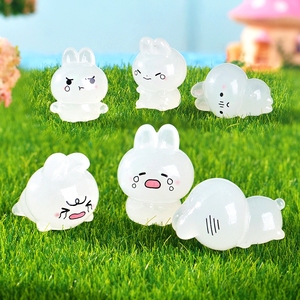 ของตกแต่งจิ๋ว กระต่ายขาวน้อยน่ารัก น่ารัก ขี้เล่น พร้อมไฟเรืองแสง สำหรับตกแต่ง DIY  แบบซองสุ่ม ของตกแต่งโต๊ะทำงาน - Product Image 1