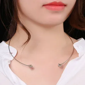 ปลอกคอสแตนเลสประดับเซอร์คอนทรงสี่เหลี่ยมสำหรับผู้หญิง - Product Image 1