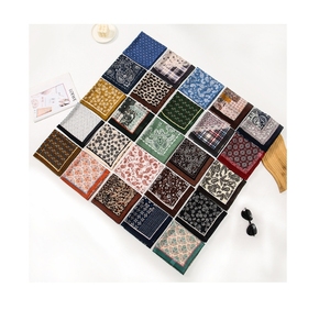 Écharpe longue simple pour femme ZANDY, motif géométrique, couleur rouge, imitation soie douce pour la peau, 300g, imprimé numérique, toutes saisons - Product Image 4