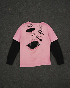 T-shirt personnalisé pour homme, rose délavé, effet usé, à manches longues, avec couches superposées et déchirées - Product Image 2