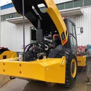 2025 Neue <span class=keywords><strong>20</strong></span>-Tonnen-Einzylinder-Hydraulik-Straßenwalze CLG6120E Vibrationswalze mit Padfoot und Ersatzteilen - Product Image 3