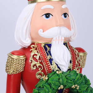 Figurine <span class=keywords><strong>Nutcracker</strong></span> Redeco JOY Wreath, Seni Resin Merah Hijau Emas yang Meriah, Hadiah Natal Ideal untuk Dekorasi Rumah saat Liburan - Product Image 5