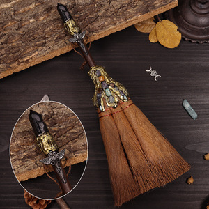 Scopa da Strega Artigianale in Cristallo Naturale, Mini Scopa per Altare, Decorazione di Halloween, Scopa Magica in Cristallo per Rituali Wicca - Product Image 4