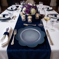 Assiettes de présentation de luxe en plastique de 13 pouces de haute qualité, motif personnalisé, durables et réutilisables pour mariages, anniversaires, dîners, hôtels et usage domestique