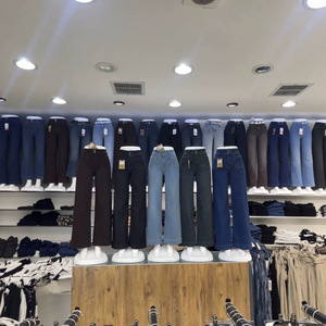 Jeans da Donna Boyfriend a Gamba Dritta in Denim, Estivi, Tinta Unita, Stock all'Ingrosso, Stili Misti, Solo per Riferimento, Stock Economico in Blocco - Product Image 3