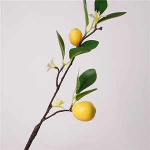 Venta al por mayor de ramas de limón artificiales amarillas, 2 frutas, plantas artificiales, accesorios de fotografía para el hogar, jardín, <span class=keywords><strong>restaurante</strong></span>, decoración - Product Image 3