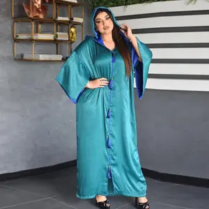 Nieuwe Aankomst Trendy Solide Designer Capuchon Abaya Turkse Klassieke Eenvoudige Kwastje Voorkant Open Kaftan Abaya Lange Jurk Voor Arab Eid