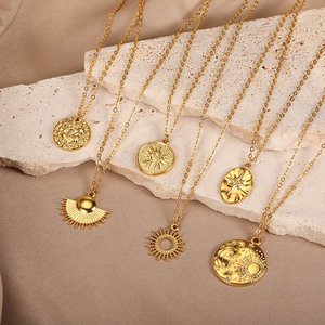 Collier plaqué or 18 carats avec pendentif totem géométrique soleil lune nouveau collier de style punk pour hommes femmes soulagement de la personnalité - Product Image 3