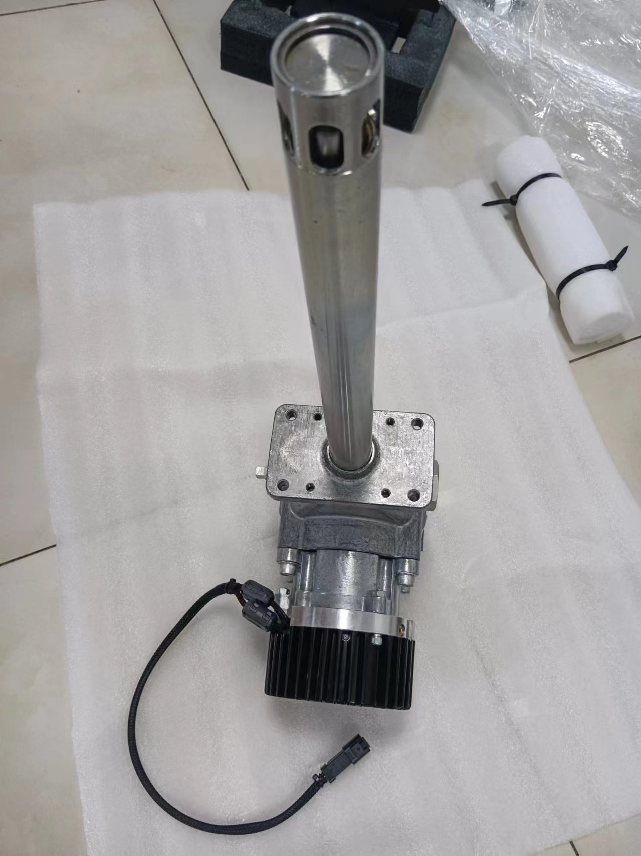 KUMADAMON。 Clamp 6217-71-6640 for Bulldozers – Reliable Machinery Parts with
