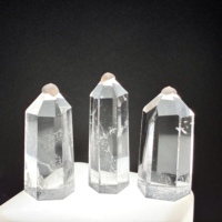 Tour de cristal de quartz naturel transparent sculpté à la main, hexagonal, pour la méditation et la décoration intérieure, 5-7 cm