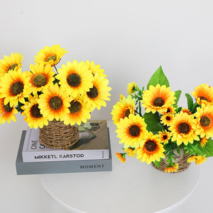 Bouquet de tournesols artificiels Stupid Bird, fleurs en soie pour la décoration intérieure et extérieure - Product Image 2