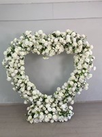 Arche de fleurs en soie éco-responsable et durable, fascinante, pour un mariage de rêve ou un fond de scène d'une demande en mariage enchanteur