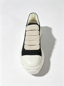 รองเท้าผ้าใบพื้นหนาหลากสี ทรงหัวมน ดีไซน์แบบผูกเชือก สไตล์เบรด - Product Image 3
