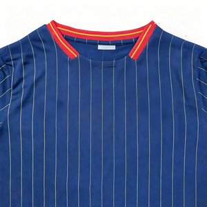 Camiseta de Fútbol Estilo Ibérico Vintage 2026 para Hombre - Rayas Azul Marino con Ribete Rojo, Secado Rápido, Poliéster, Manga Corta - Product Image 3
