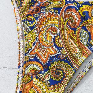 ชุดบิกินี่ 2 ชิ้นสำหรับผู้หญิงปี 2021 ชุดว่ายน้ำพิมพ์ลายพร้อมเสื้อเกาะอกและกางเกงว่ายน้ำแบบจีสตริง - Product Image 4