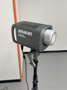 Buen Precio, Lámpara LED Aputures <span class=keywords><strong>Amaran</strong></span> 300c 300w RGBWW para Fotografía de Retratos y Vlogs - Product Image 2