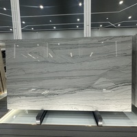 Dalle de marbre blanc Carrara naturel de luxe du Brésil, poli, Bianco Carrara, pour revêtement de sol et de mur de villa