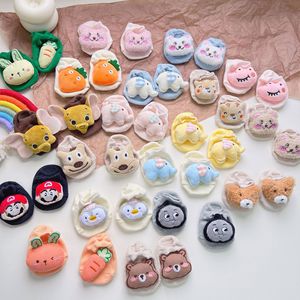 Vente en gros usine/OEM Nouvelles chaussettes d'été fines en coton avec motif de poupée 3D, chaussettes invisibles pour bébé - Product Image 1