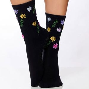 Calcetines Antideslizantes para Pilates con Logotipo Personalizado y Bordado - Product Image 5