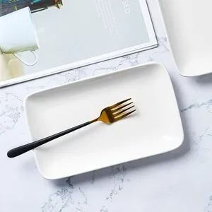 Vente en gros Assiettes de restauration blanches personnalisées Assiettes à dîner rectangulaires en céramique assiettes de restaurant avec logo