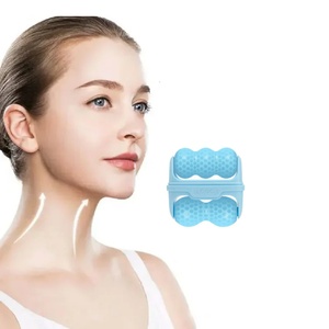 Rodillo de Hielo Portátil para Uso Doméstico, Masajeador Facial, Rodillo de Masaje Facial con Hielo - Product Image 1