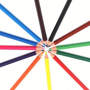Crayons en bois naturel, design tendance, vente promotionnelle, lot de 12 couleurs standard avec taille-crayon, pour l'école et le bureau - Product Image 1