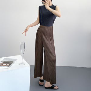 Pantalon plissé large pour femme, taille haute, coupe ample, longueur cheville, couleur unie, satin, grande taille, décontracté, disponible en ligne - Product Image 5