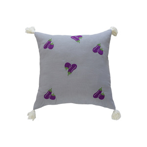 Coussins décoratifs carrés brodés motif tarte aux fruits, couleur unie, style bohème, pour salon, avec pompons, lavables, 100% coton - Product Image 5
