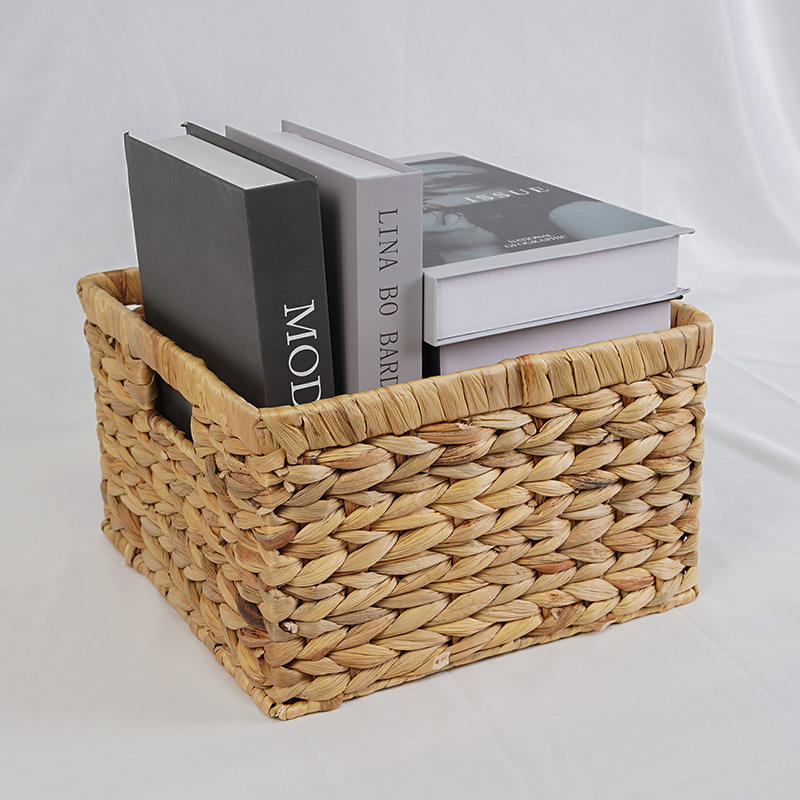 พืชน้ำทรงสี่เหลี่ยมซ้อนกัน