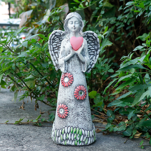 Estatua <span class=keywords><strong>de</strong></span> ángel con energía solar con corona <span class=keywords><strong>de</strong></span> flores y luz <span class=keywords><strong>de</strong></span> corazón, Ángel <span class=keywords><strong>de</strong></span> resina que sostiene <span class=keywords><strong>un</strong></span> corazón iluminado para patio o patio - Product Image 5
