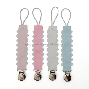 Bavoirs pour bébé personnalisés ronds faits à la main en polyester imprimé <span class=keywords><strong>avec</strong></span> ruban festonné, attaches-sucettes festonnées <span class=keywords><strong>avec</strong></span> garniture pour cadeaux de naissance - Product Image 3