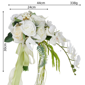 <span class=keywords><strong>Bouquet</strong></span> de mariage Saint Valentin fait à la main de luxe <span class=keywords><strong>Bouquet</strong></span> de mariée <span class=keywords><strong>blanc</strong></span> fleurs artificielles <span class=keywords><strong>vert</strong></span> thème sauvage cascade Rose <span class=keywords><strong>Bouquet</strong></span> - Product Image 6