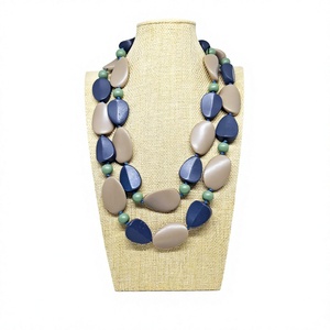 Collier classique en résine rose pailletée, design fantaisie mignon, fermoir plaqué or de qualité supérieure, bijoux de fête, mariage pour femme - Product Image 2